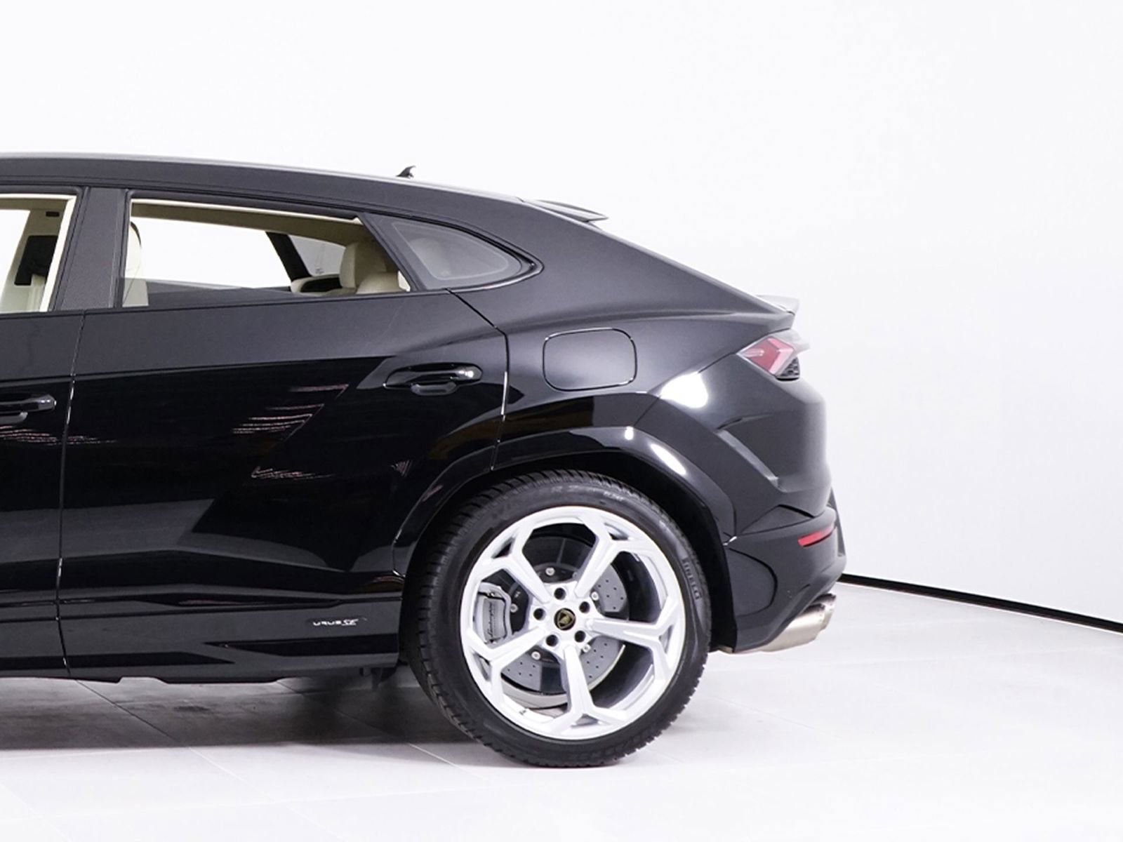 Used 2026 Lamborghini Urus SE AWD/4WD image 13