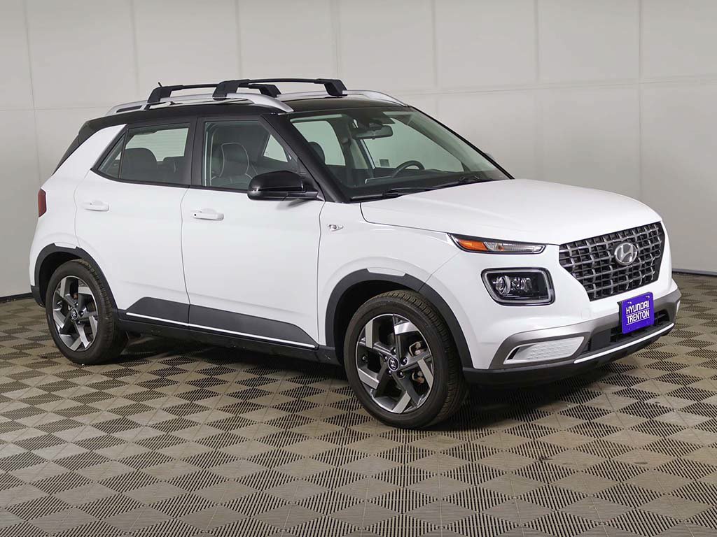 Certified 2024 Hyundai Venue Limited FWD image 40