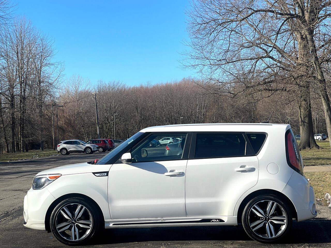 Used 2016 Kia Soul + w/ Soulful Package FWD image 17