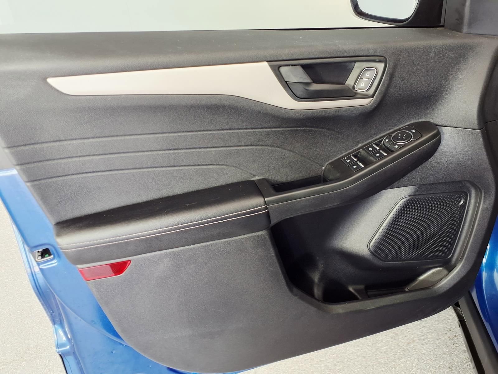 Used 2022 Ford Escape SE w/ SE Sport Appearance Package FWD image 13