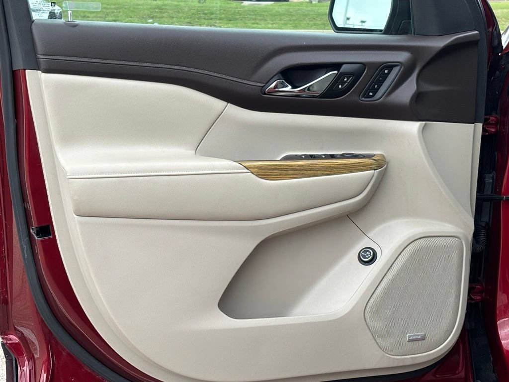 Used 2019 GMC Acadia Denali w/ Technology Package FWD image 27