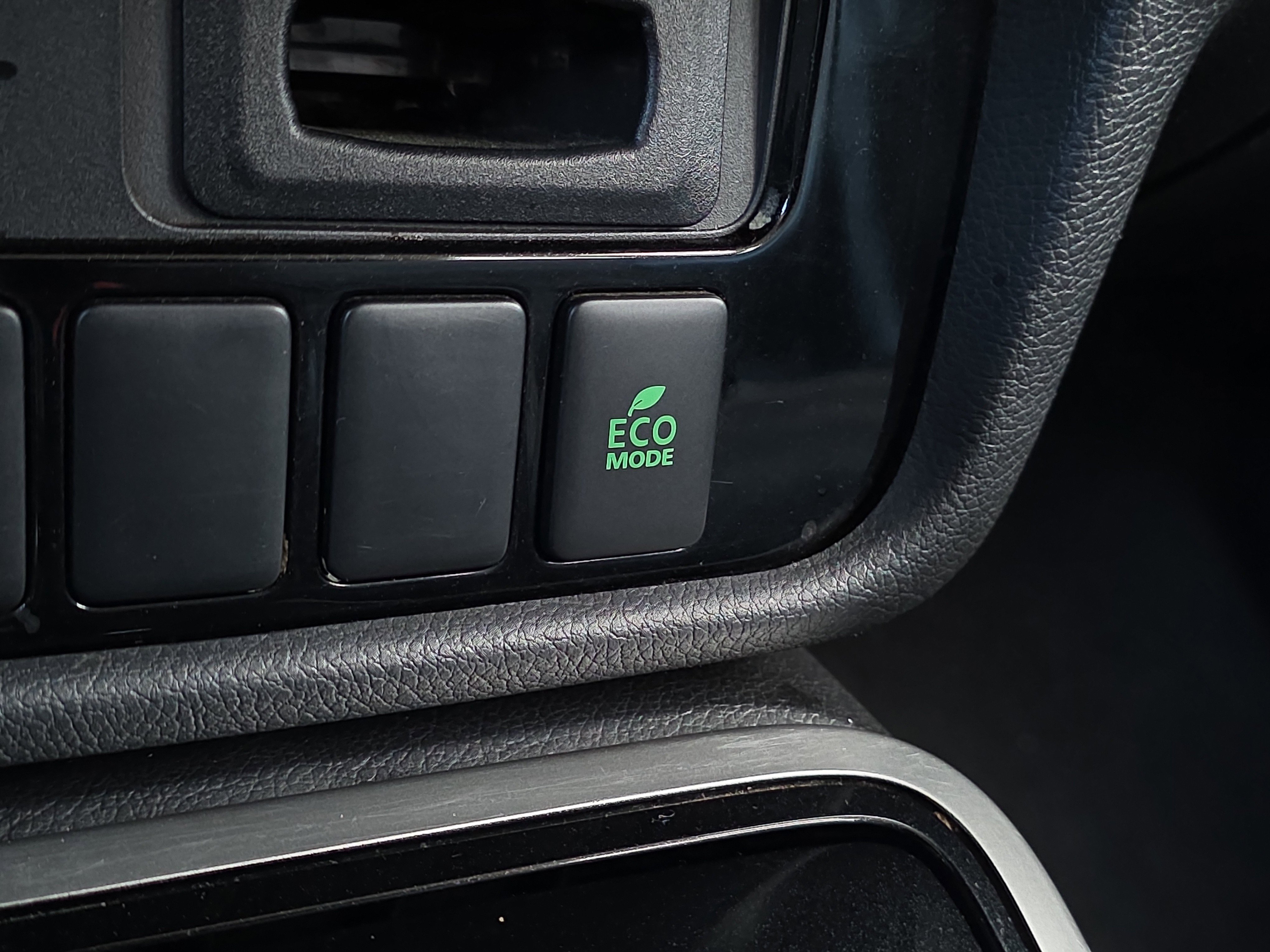 Used 2020 Mitsubishi Outlander SE image 21