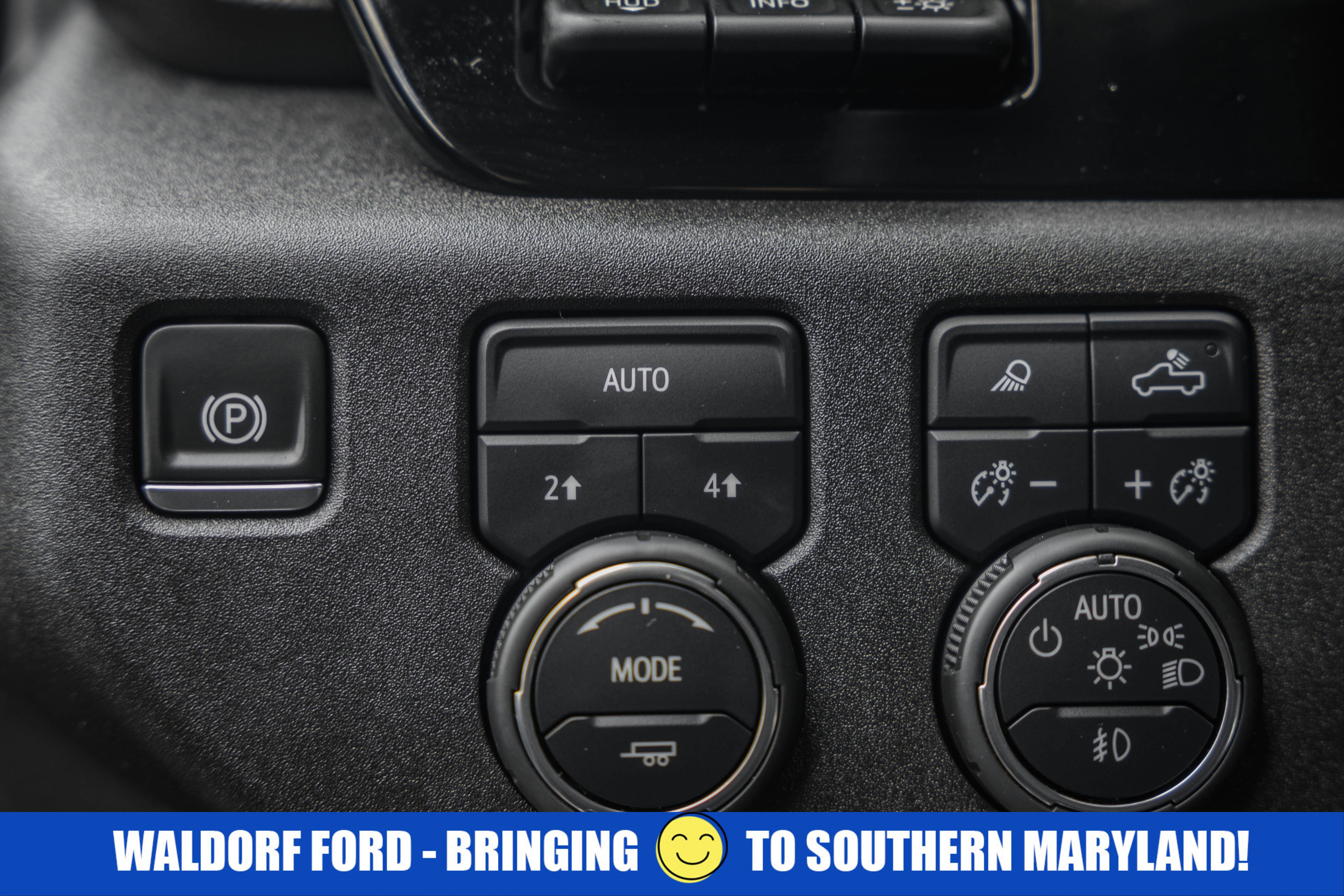 Used 2024 Chevrolet Silverado 1500 LTZ w/ LTZ Premium Package image 46