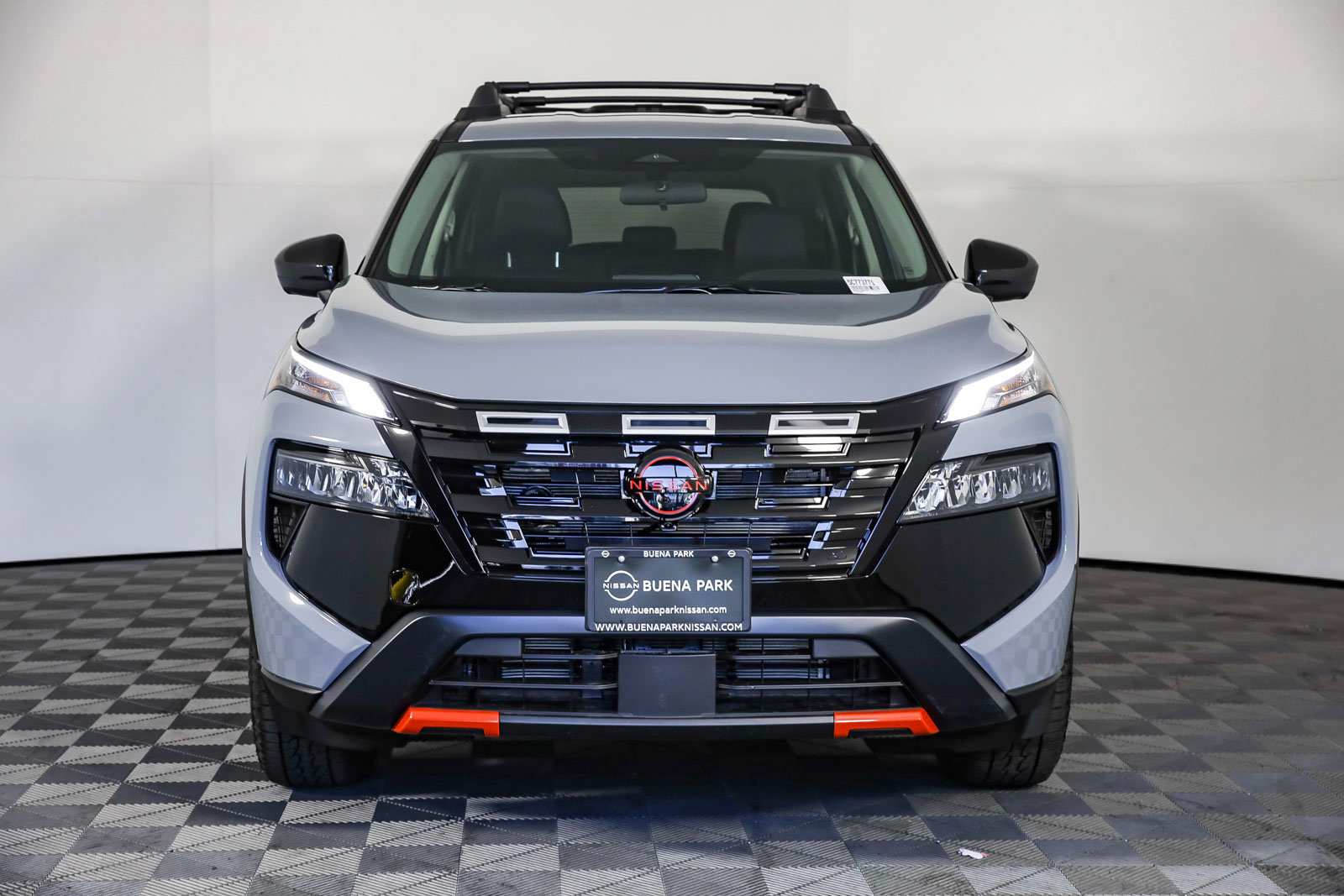 Used 2025 Nissan Rogue SV AWD/4WD image 4