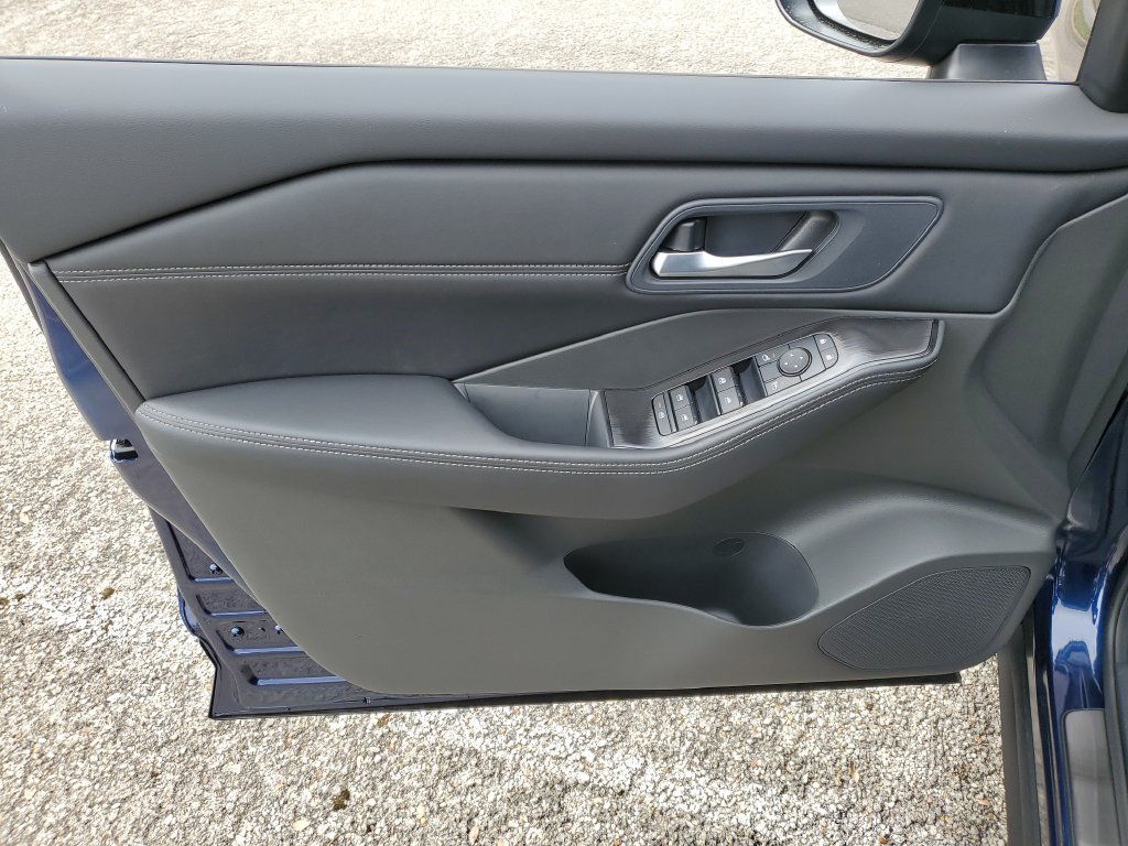 New 2026 Nissan Rogue Dark Armor FWD image 16