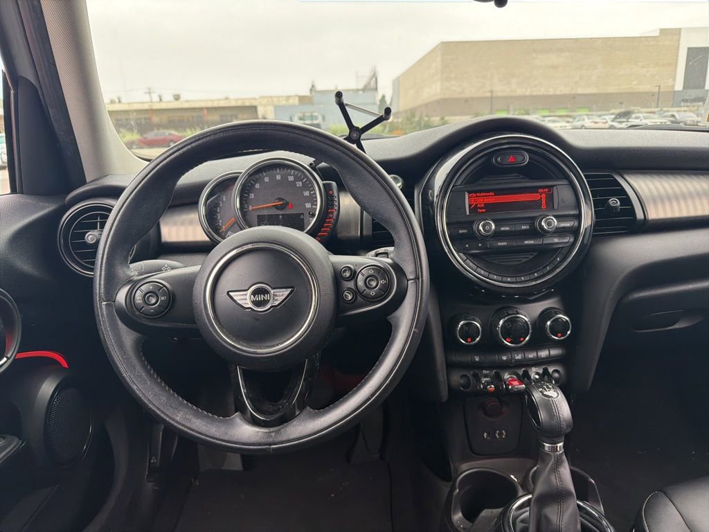 Used 2016 MINI Cooper 4-Door Hardtop image 10