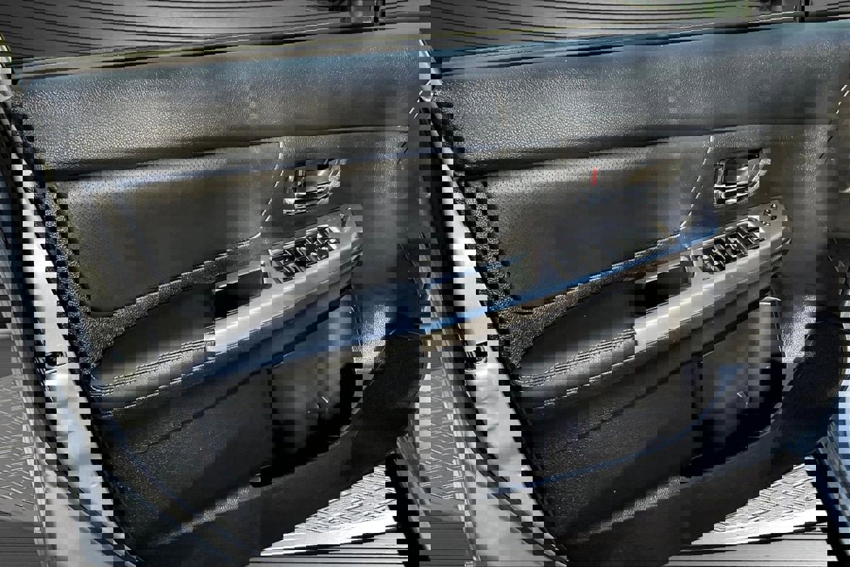 Used 2015 Subaru Crosstrek Touring w/ Popular Package #1 image 19