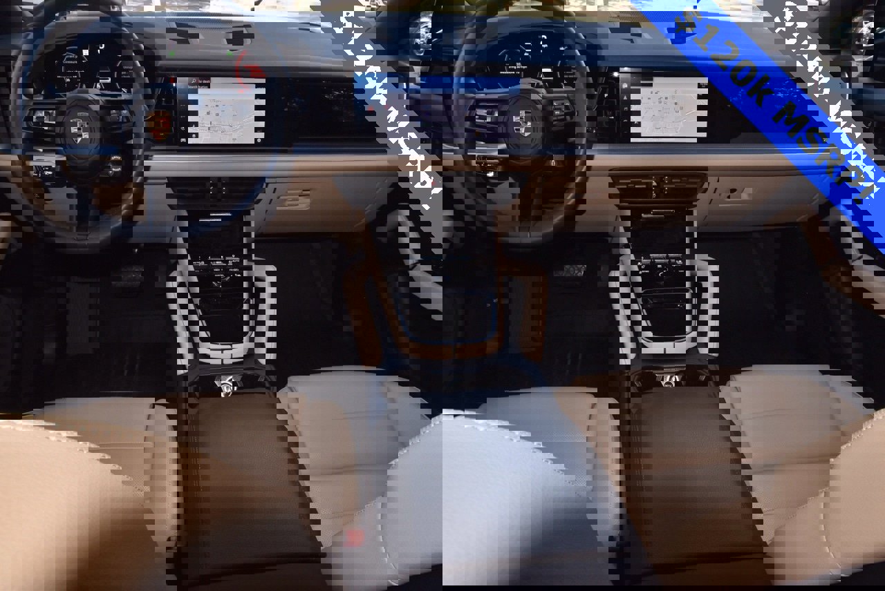 Used 2025 Porsche Cayenne image 16