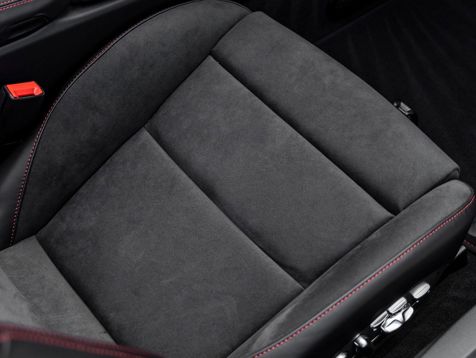 Certified 2025 Porsche 718 Boxster GTS image 34