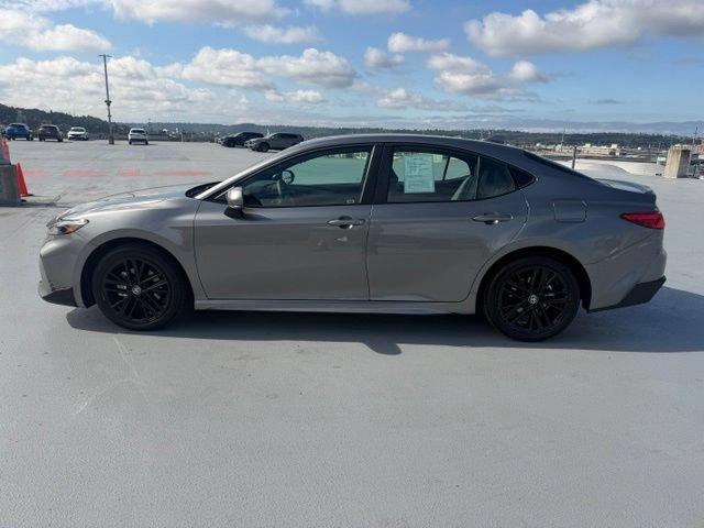 Used 2025 Toyota Camry SE AWD/4WD image 6