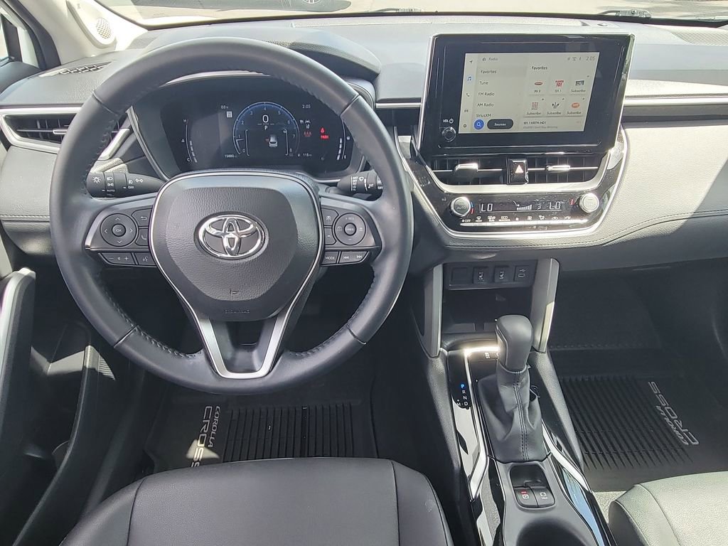 Used 2024 Toyota Corolla Cross XLE w/ Convenience Package FWD image 11