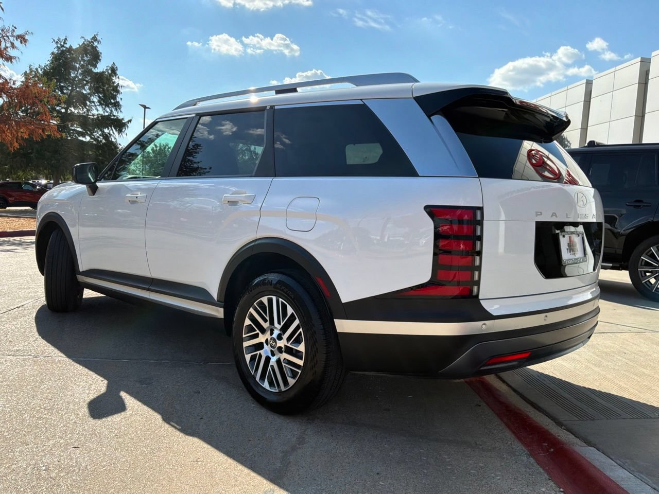 Used 2026 Hyundai Palisade SEL FWD image 8