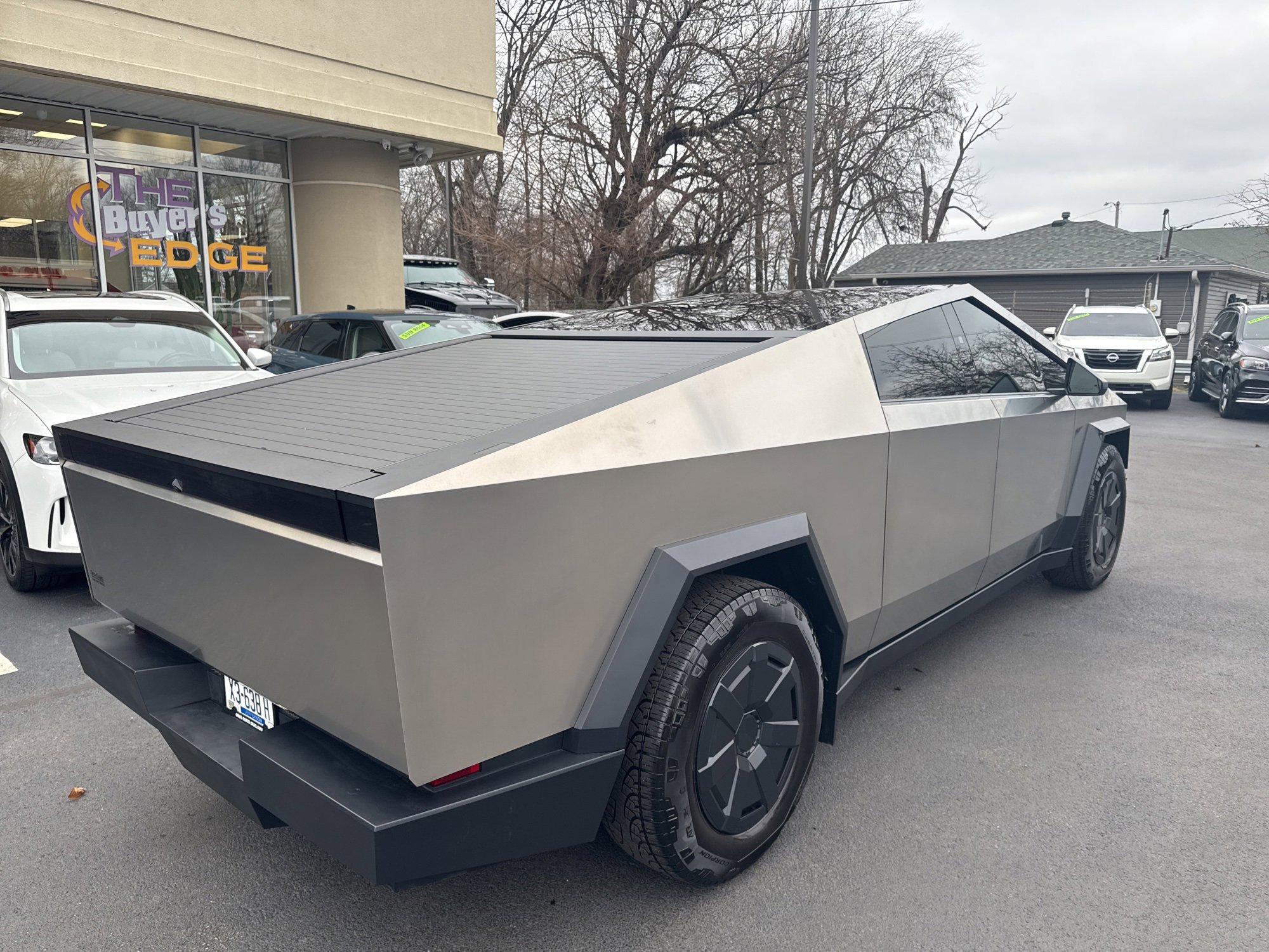 Used 2025 Tesla Cybertruck AWD Crew Cab image 6