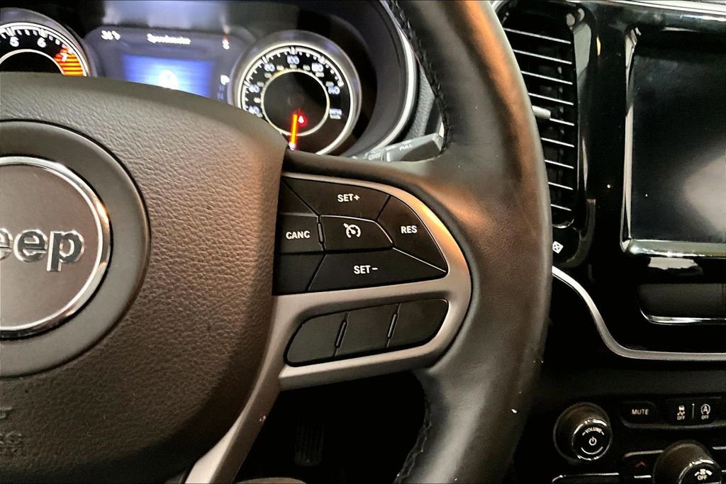 Used 2019 Jeep Cherokee Limited AWD/4WD image 12