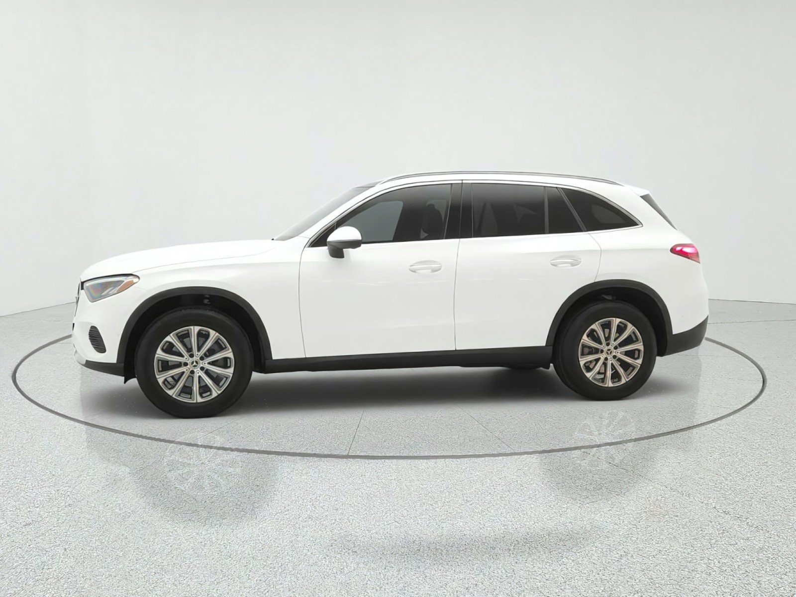 Certified 2024 Mercedes-Benz GLC 300 image 8