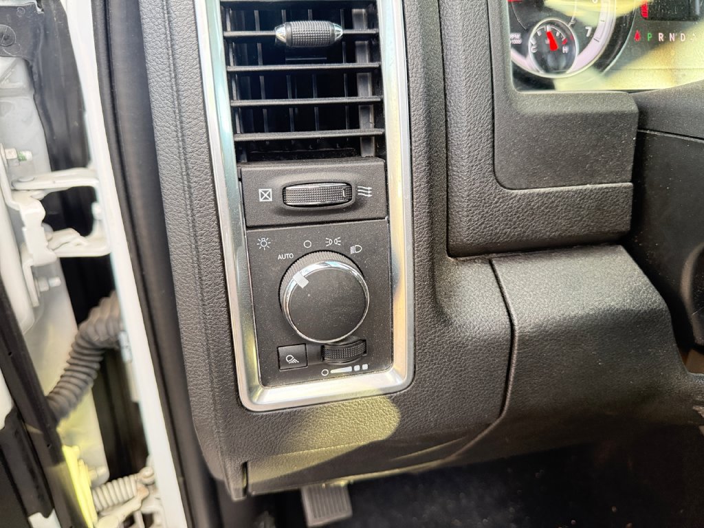 Used 2024 RAM 1500 Warlock AWD/4WD image 17