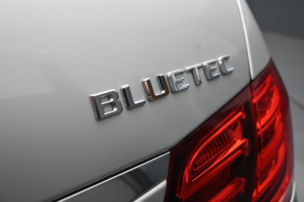 Used 2014 Mercedes-Benz E 250 BlueTEC Sedan image 16