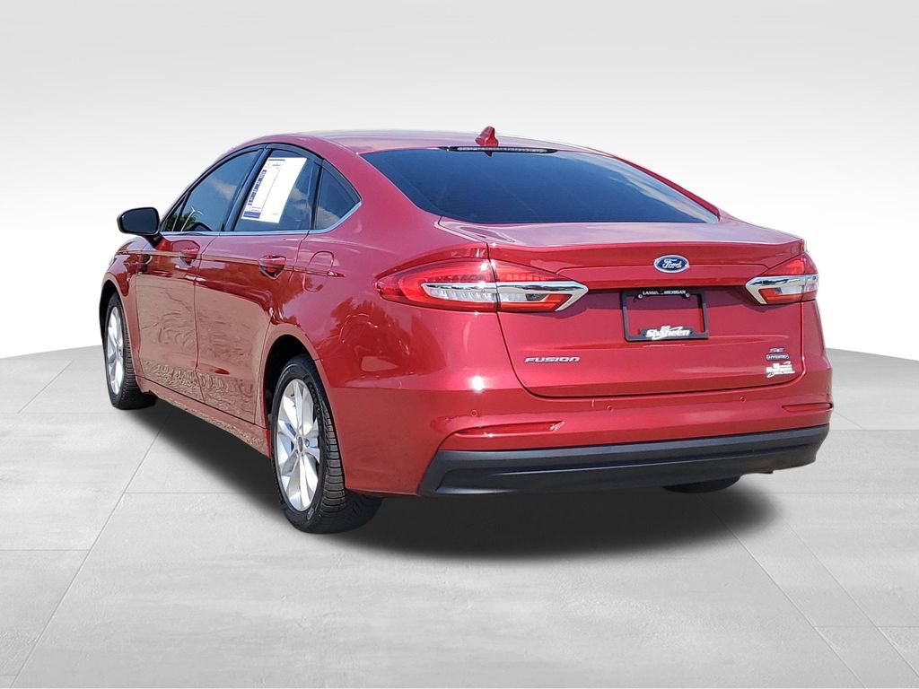 Used 2020 Ford Fusion SE FWD image 4