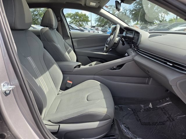 Used 2025 Hyundai Elantra SEL FWD image 18