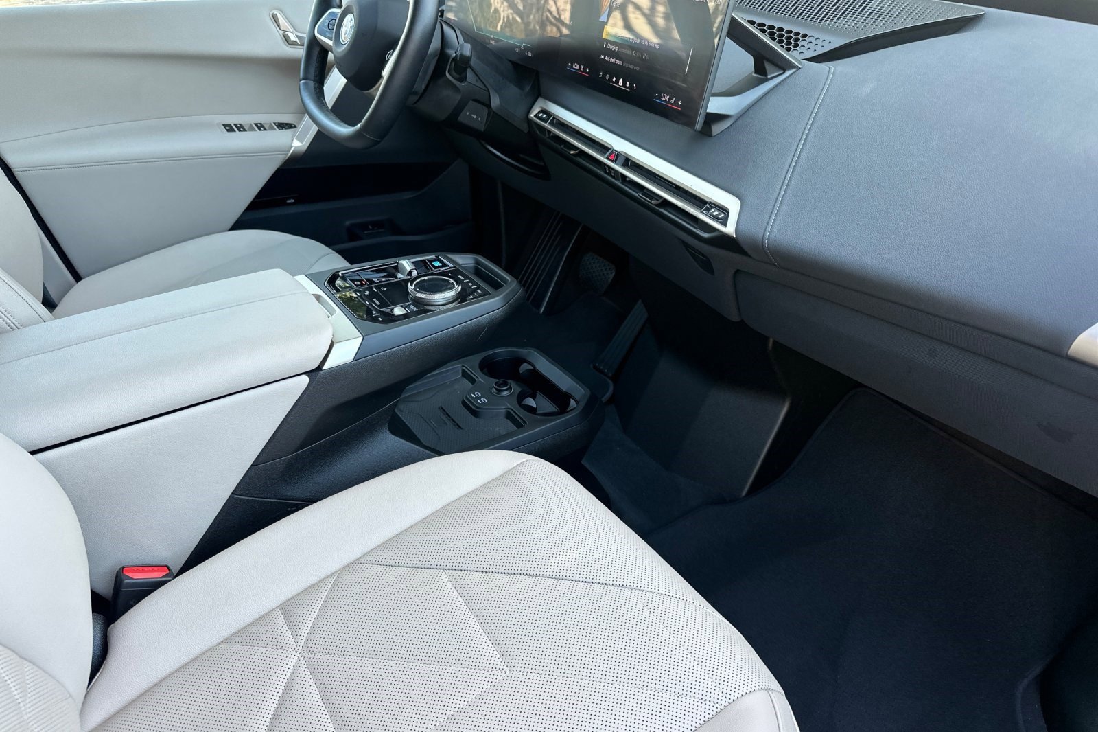 Used 2025 BMW iX xDrive50 image 20