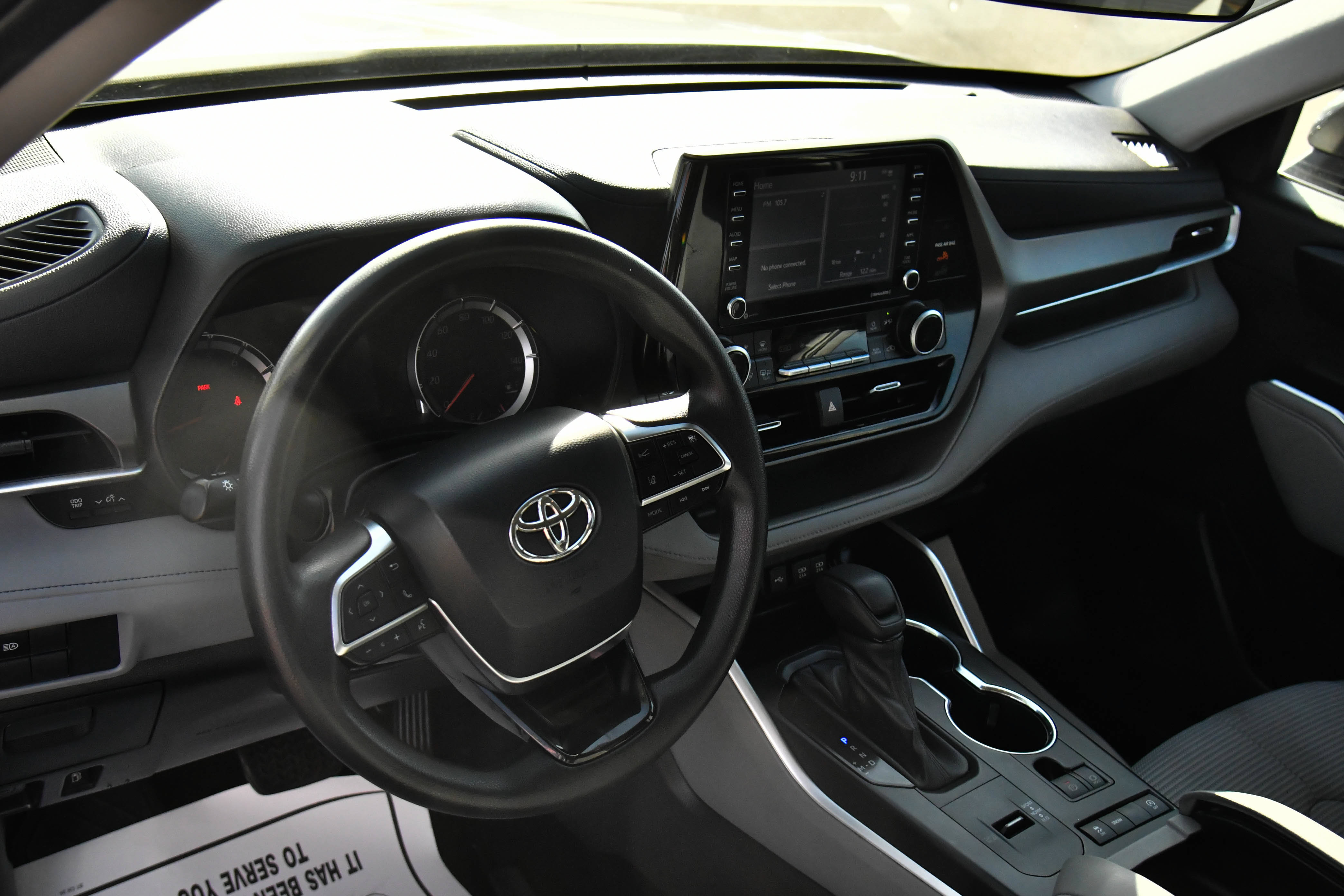 Used 2021 Toyota Highlander L FWD image 16