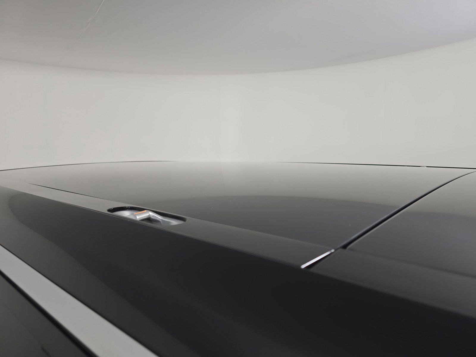 Used 2023 Rivian R1S Adventure image 13