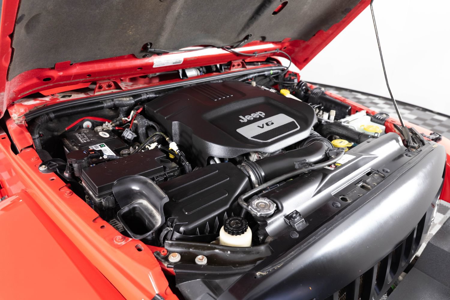 Used 2015 Jeep Wrangler Sahara image 38