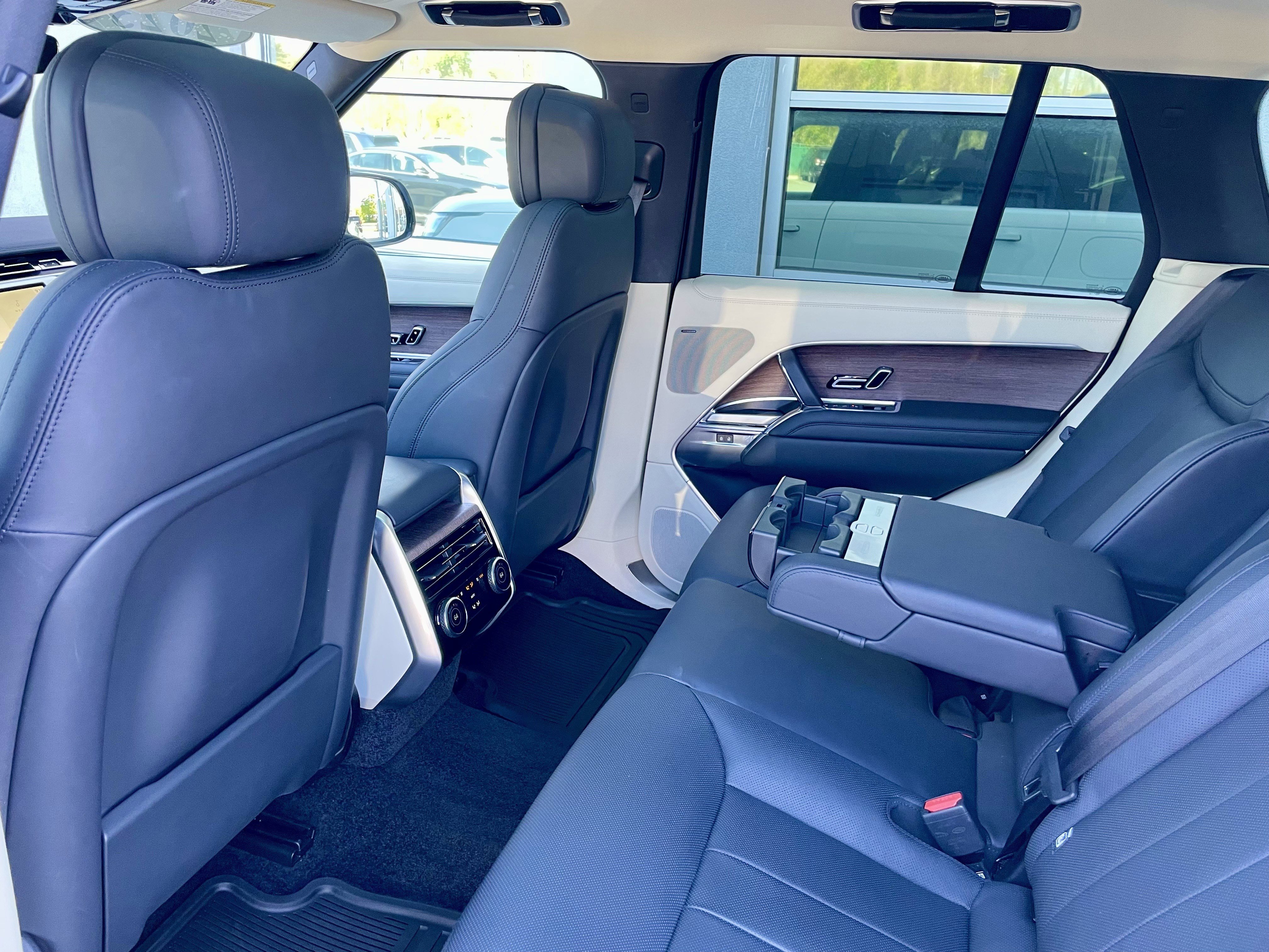 Used 2023 Land Rover Range Rover SE AWD/4WD image 30