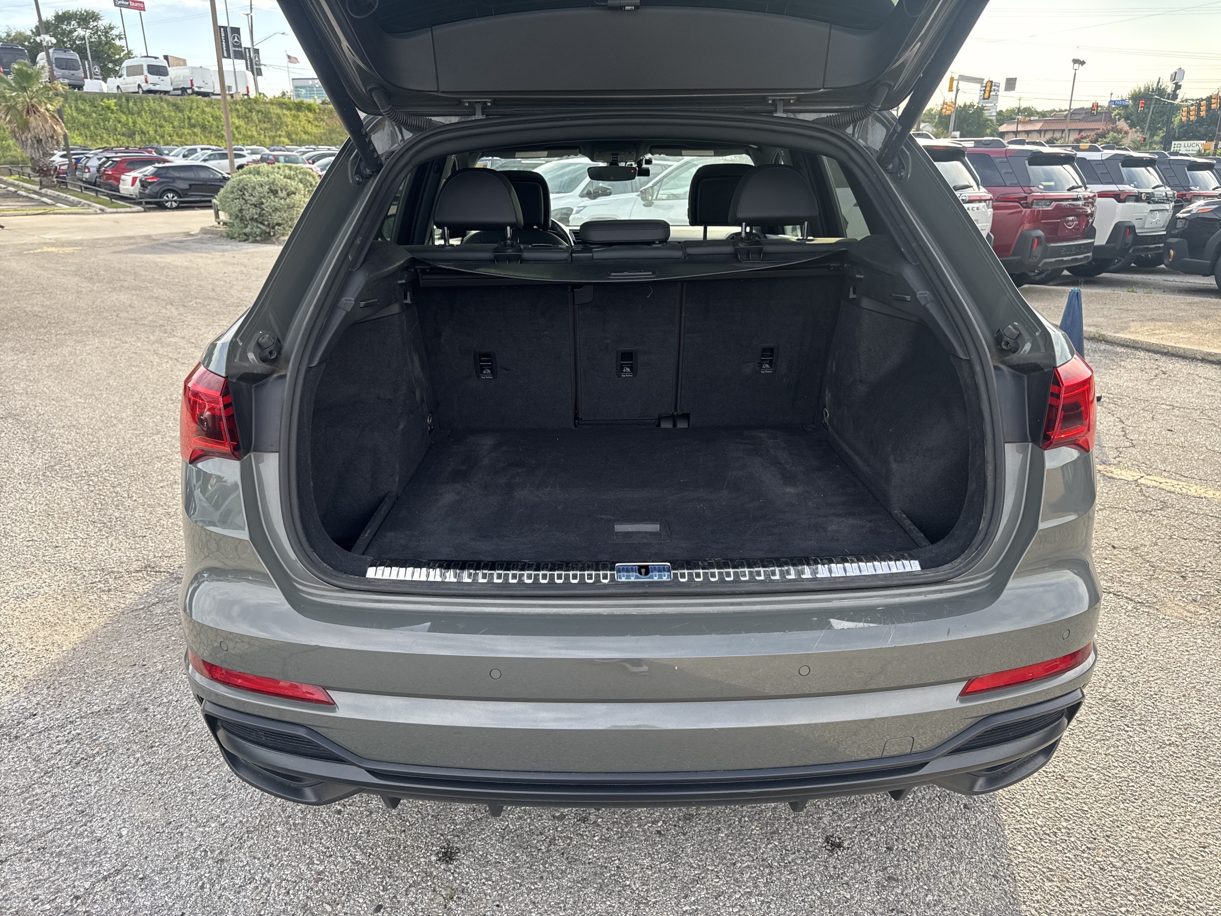 Used 2022 Audi Q3 2.0T Premium Plus w/ Premium Plus Package AWD/4WD image 27