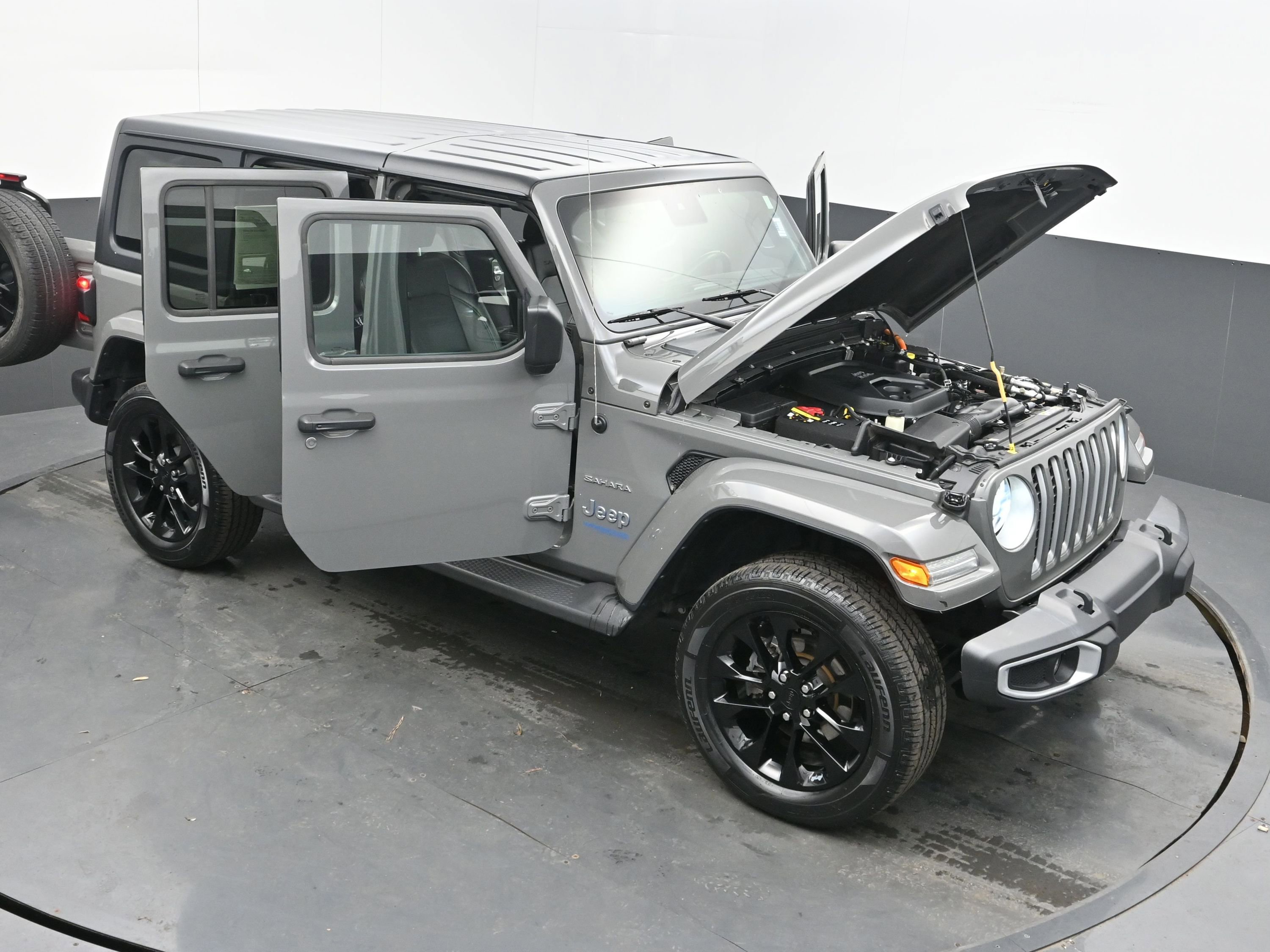 Used 2021 Jeep Wrangler Unlimited Sahara w/ Cold Weather Group image 37