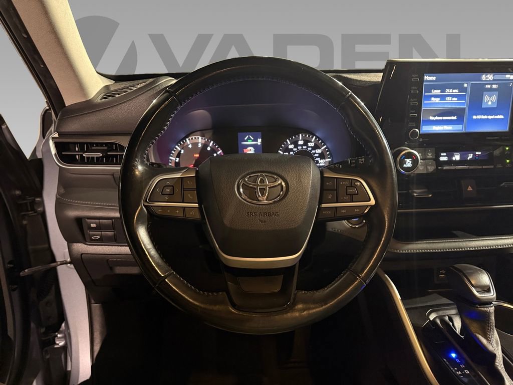 Used 2022 Toyota Highlander LE image 7