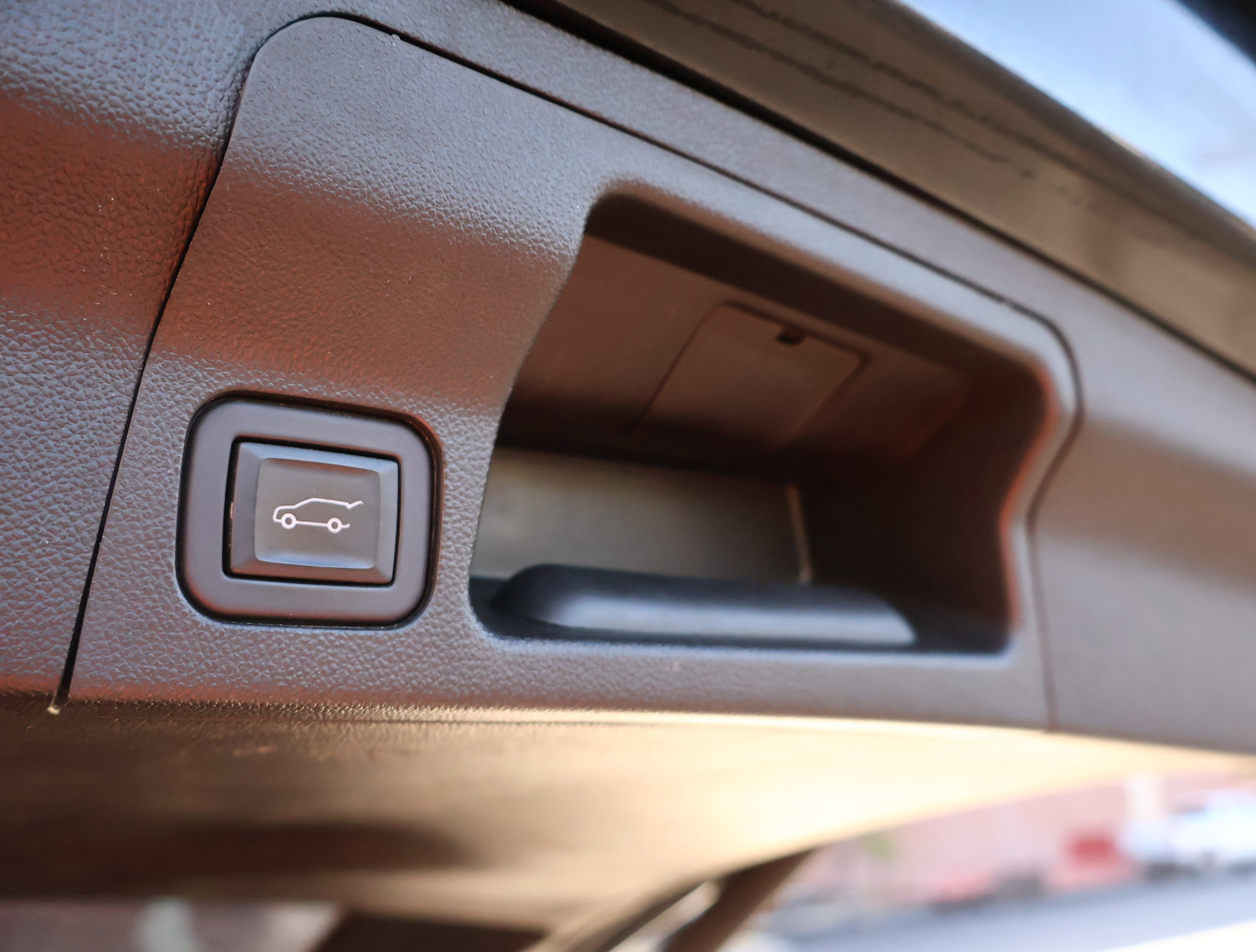 Used 2023 GMC Acadia SLE w/ Driver Convenience Package image 24