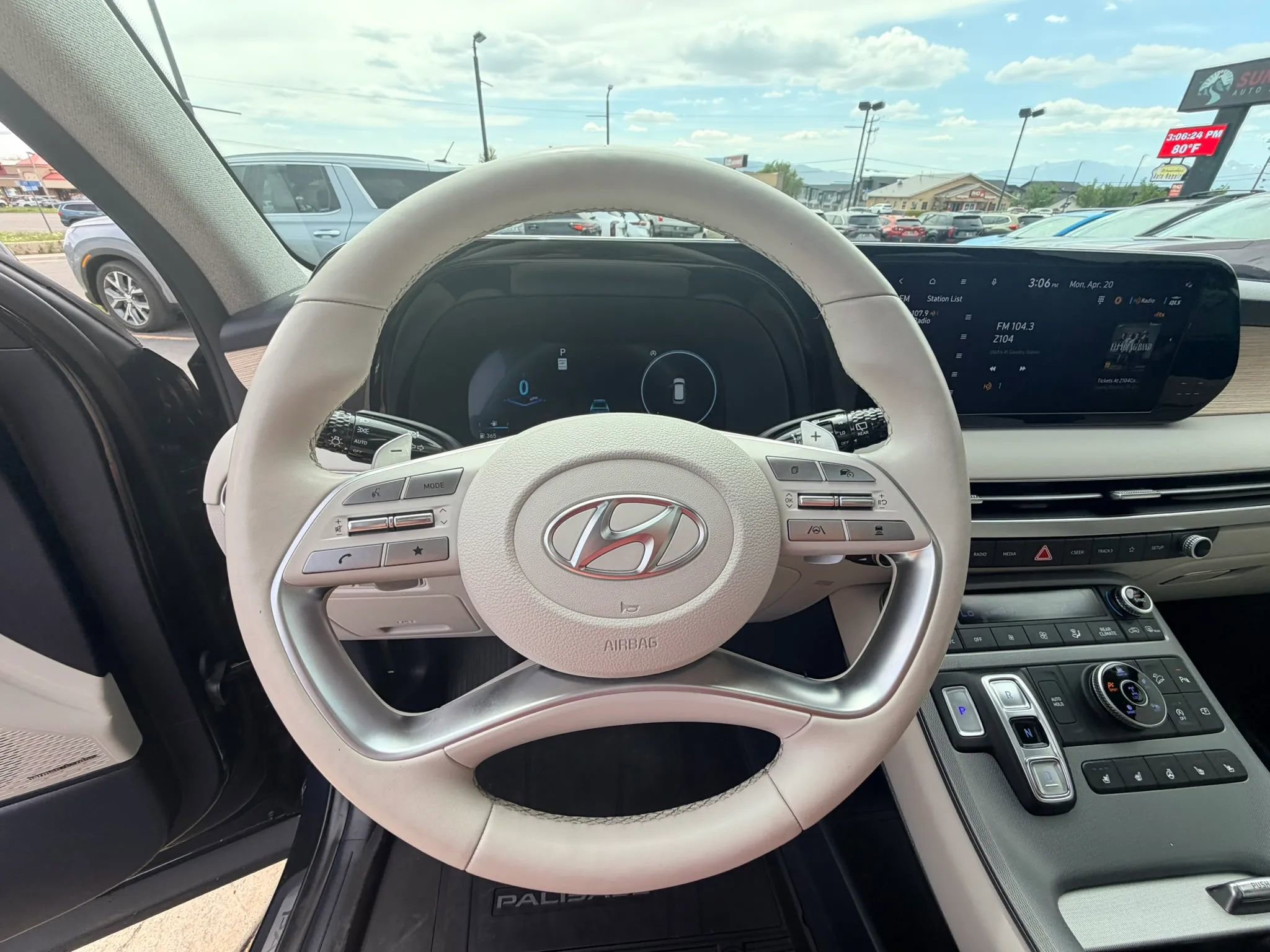Used 2023 Hyundai Palisade Limited w/ Winter Package image 13
