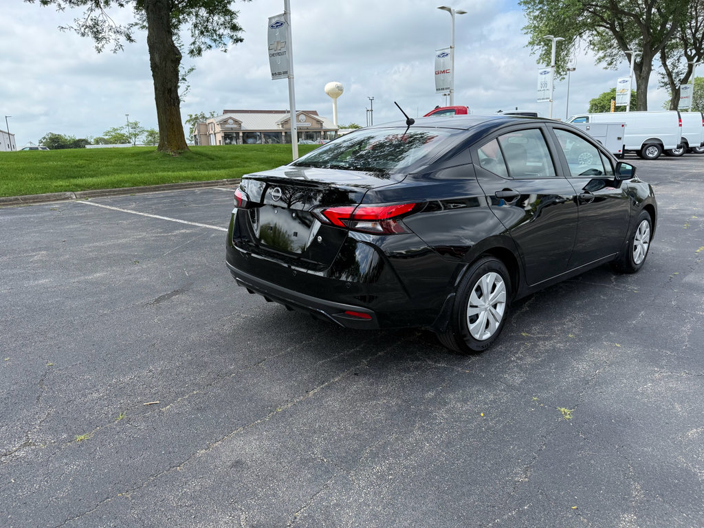 Used 2025 Nissan Versa S FWD image 5