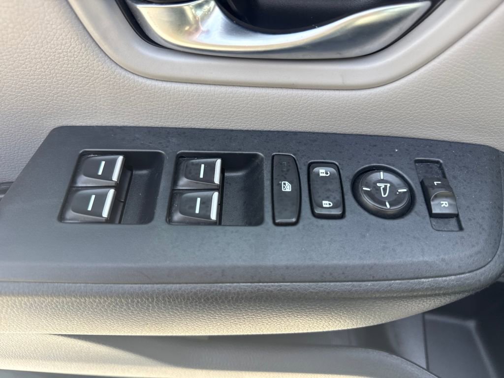 Used 2023 Honda Pilot LX image 15