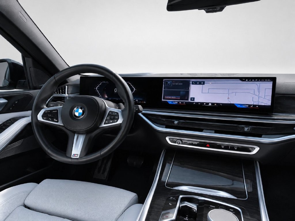 Used 2024 BMW X5 xDrive40i w/ M Sport Package AWD/4WD image 37