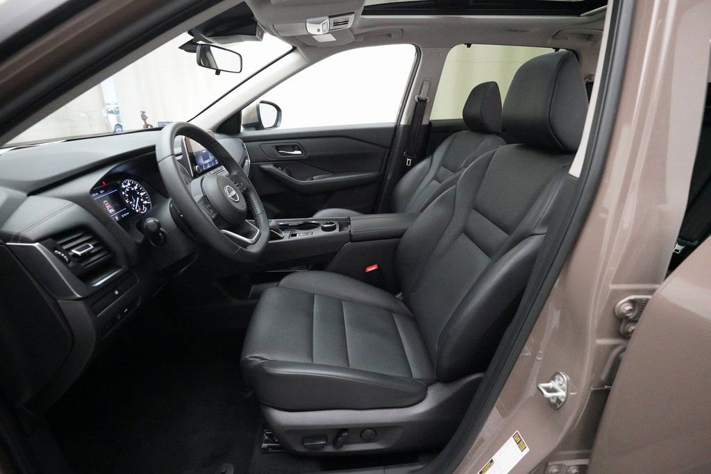 Certified 2024 Nissan Rogue SV w/ SV Premium Package image 8