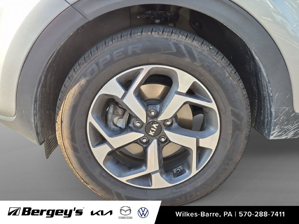 Used 2020 Kia Sportage LX AWD/4WD image 18