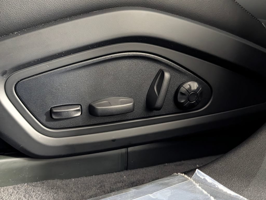 New 2026 Porsche Taycan AWD/4WD image 30