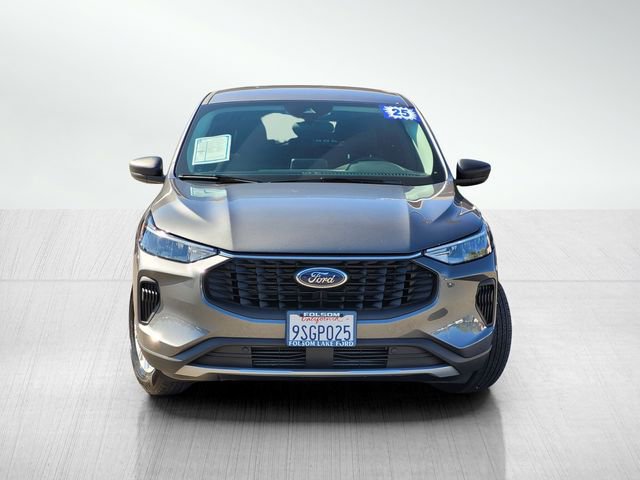 Used 2025 Ford Escape Active w/ Cold Weather Package image 2