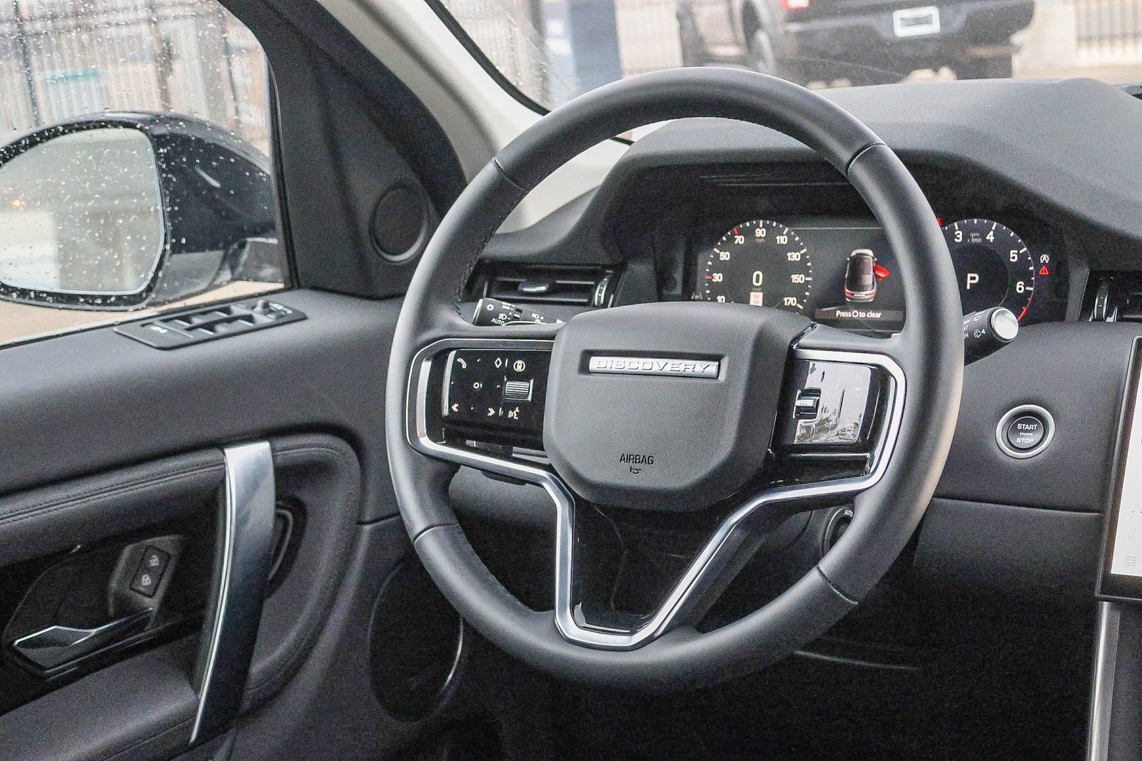 Used 2025 Land Rover Discovery Sport S image 25