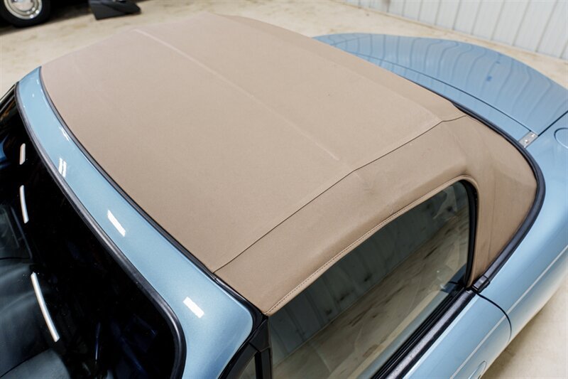 Used 2002 MAZDA MX-5 Miata RWD image 24