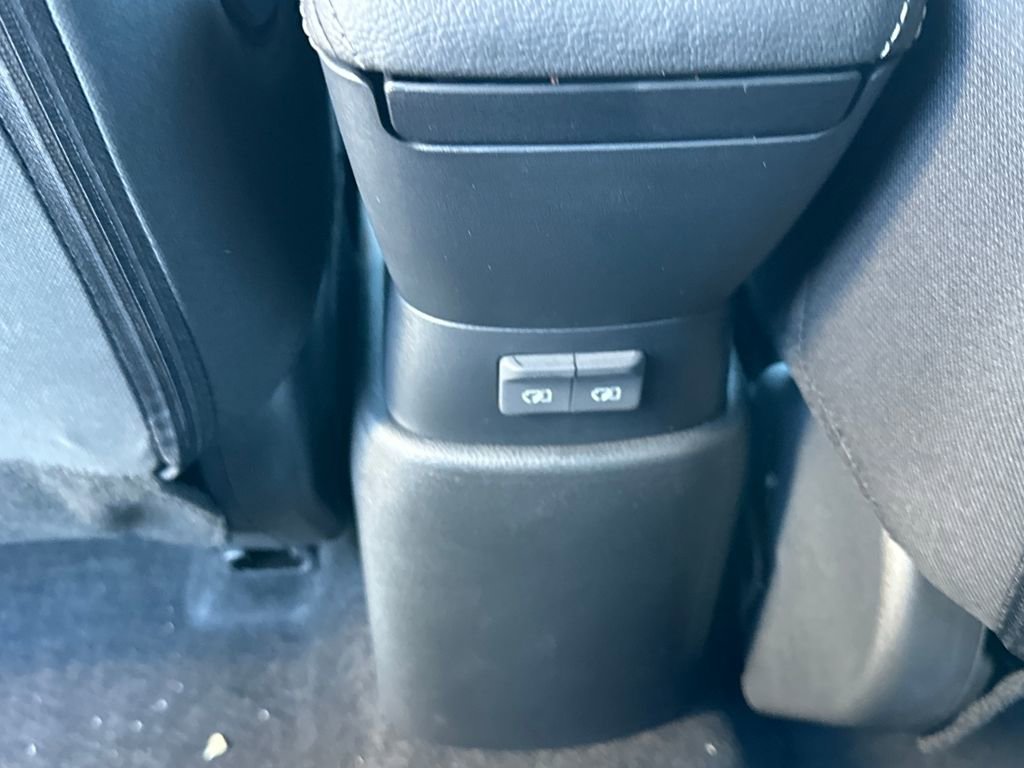 New 2025 Nissan Kicks Play S image 16