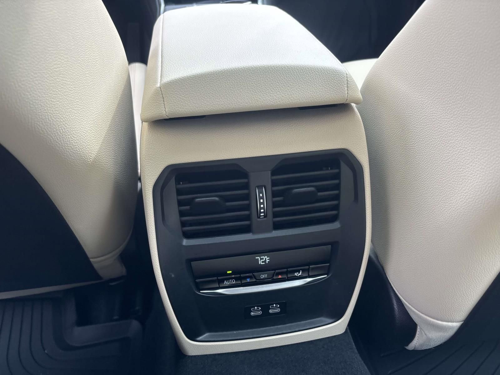 New 2026 BMW 330i xDrive Sedan w/ Premium Package image 32