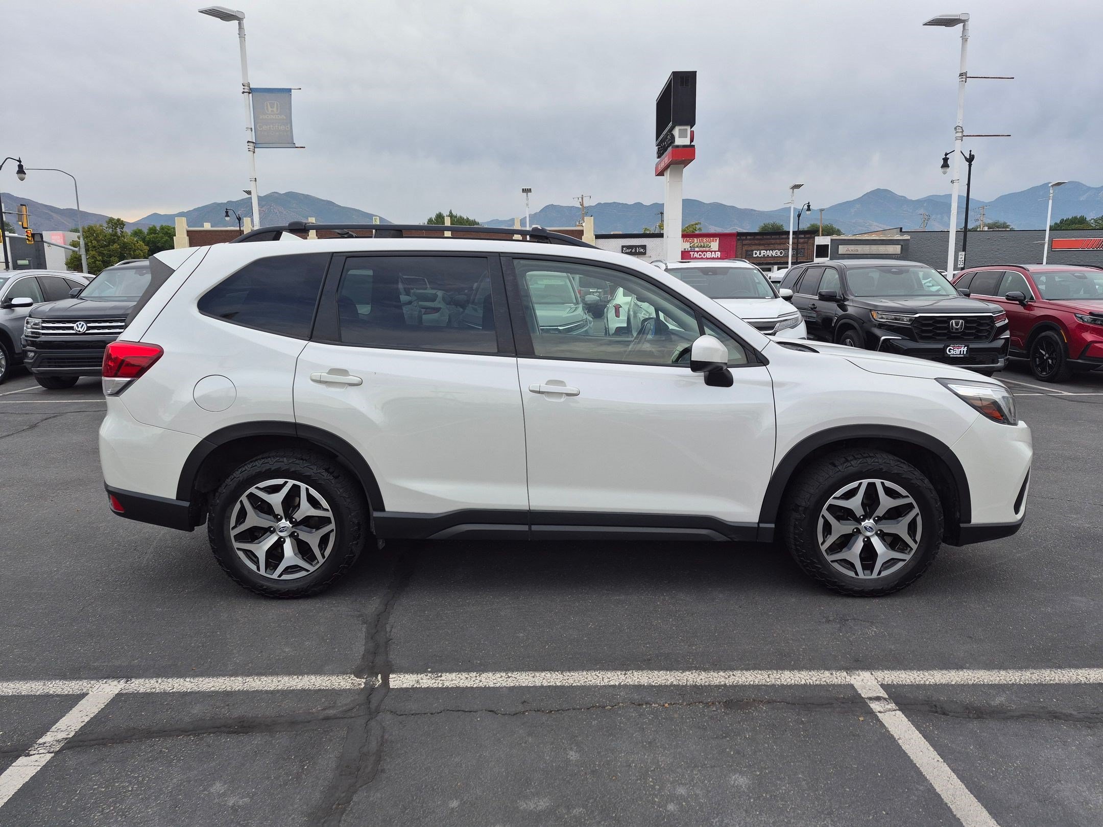 Used 2021 Subaru Forester Premium AWD/4WD image 2