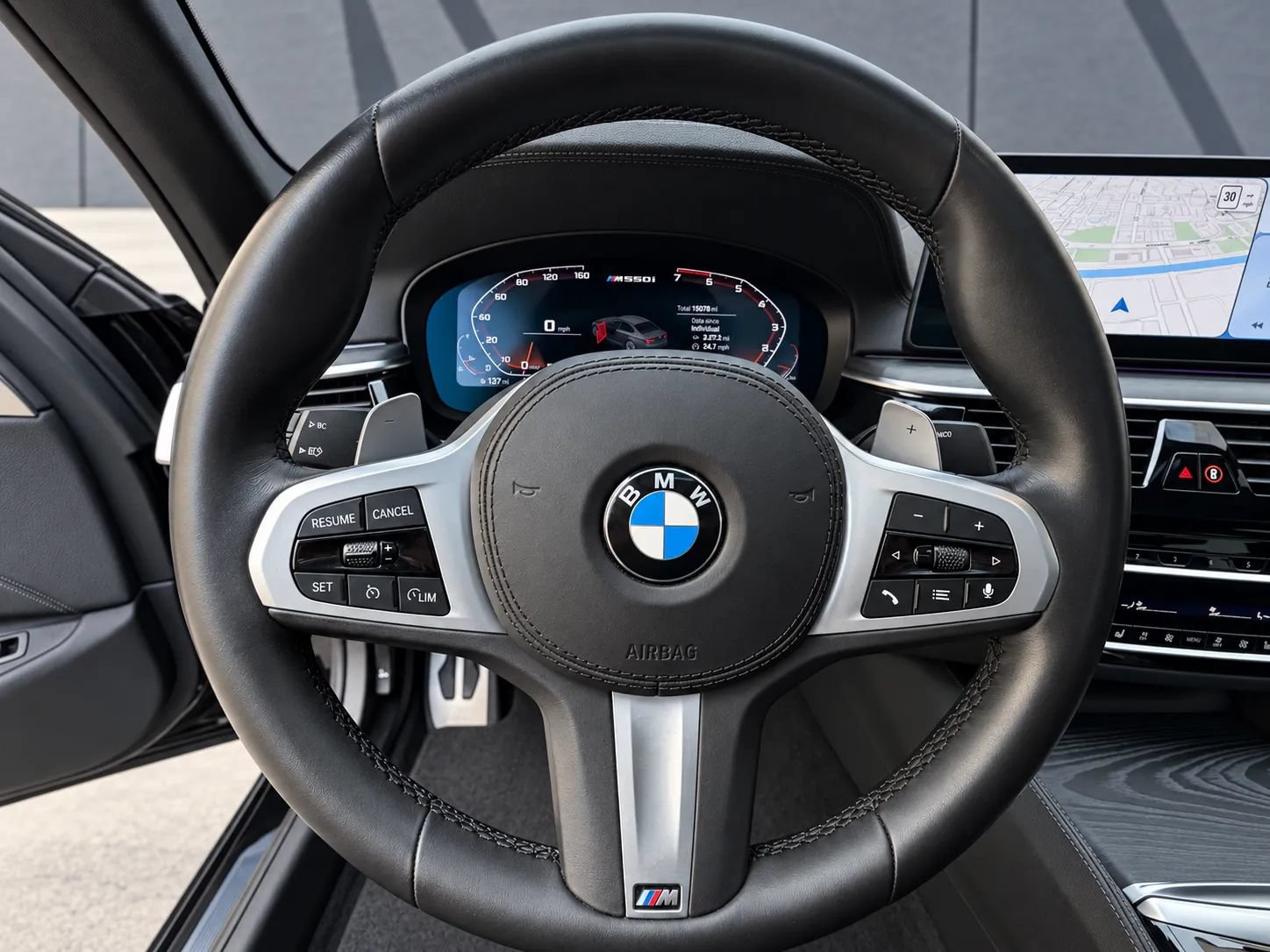 Used 2022 BMW M550i xDrive AWD/4WD image 10
