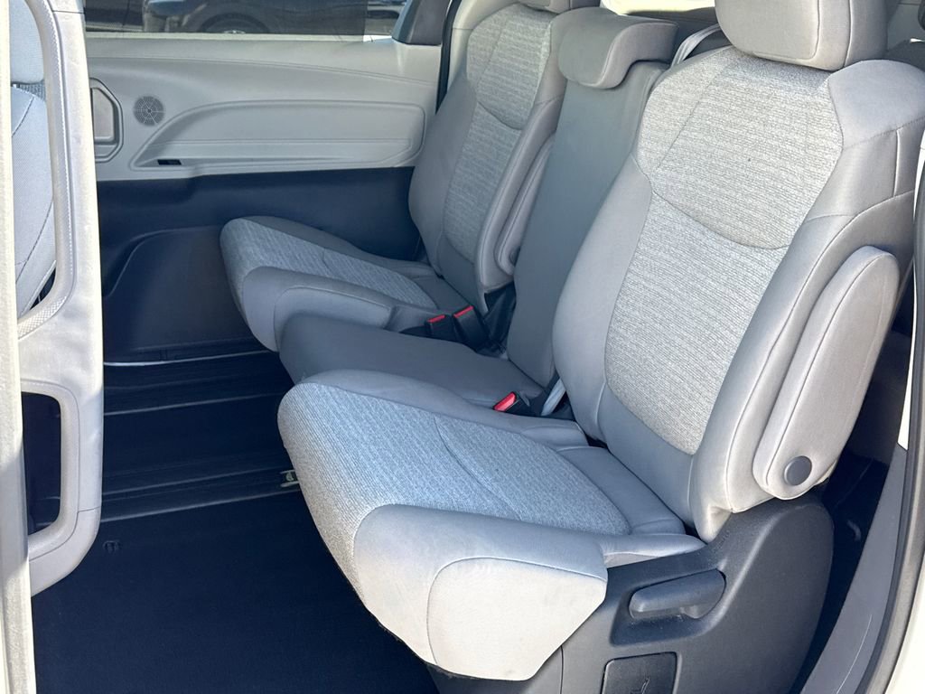 Used 2024 Toyota Sienna LE image 15