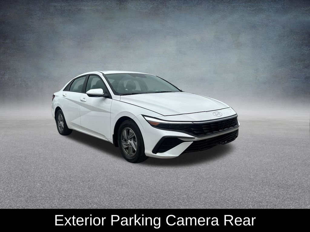 Used 2025 Hyundai Elantra SE FWD image 8