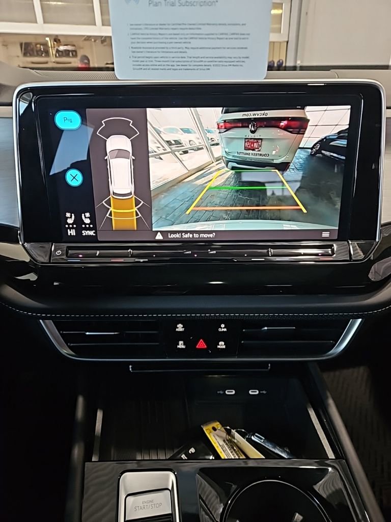 Used 2025 Volkswagen Atlas Cross Sport SE image 32