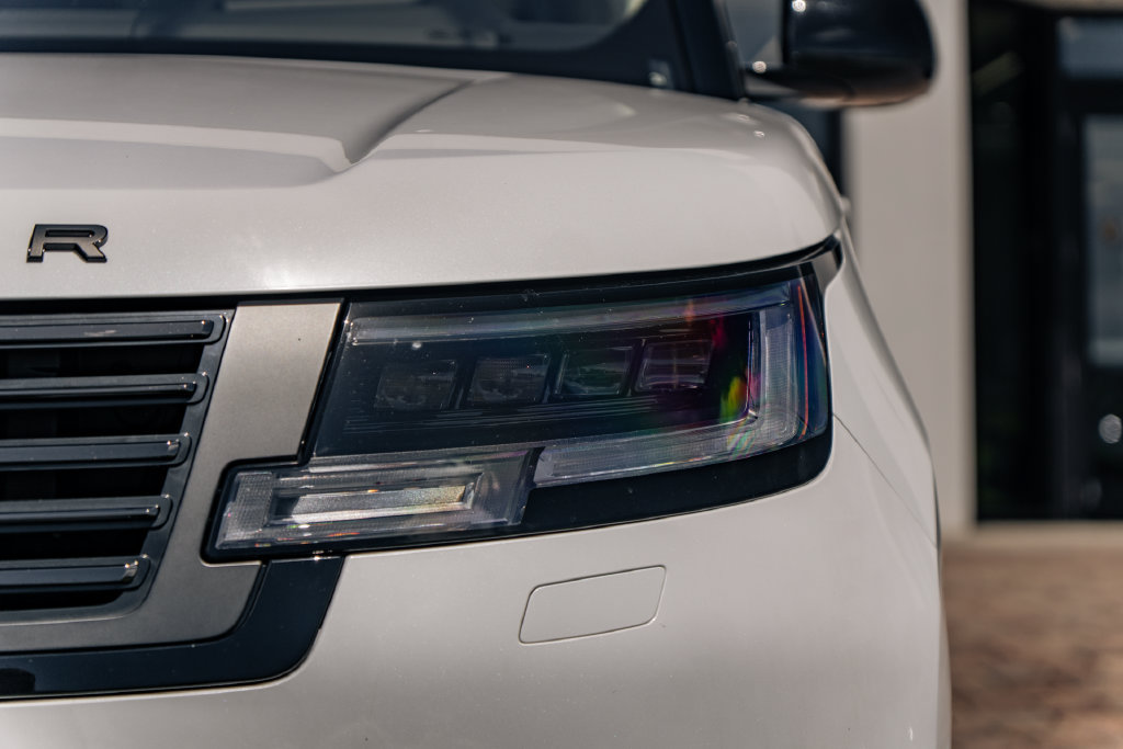 Used 2023 Land Rover Range Rover SV AWD/4WD image 10